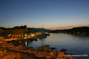 Tramonto sul porto di Stari Grad